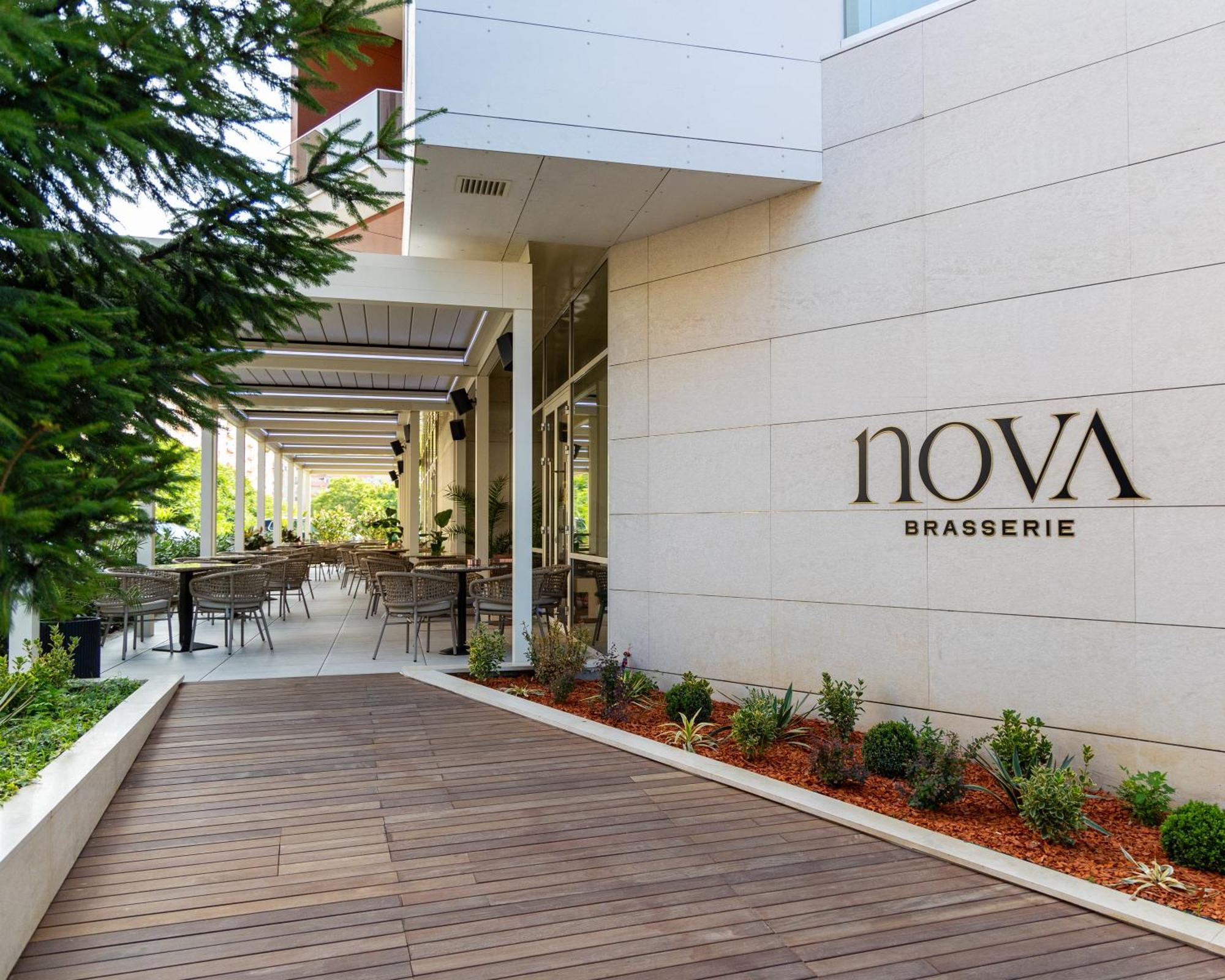 Hotel Nova Luxury Targoviste Exterior foto